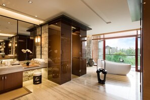 1 quarto, frigobar, cofres nos quartos, individualmente decorados