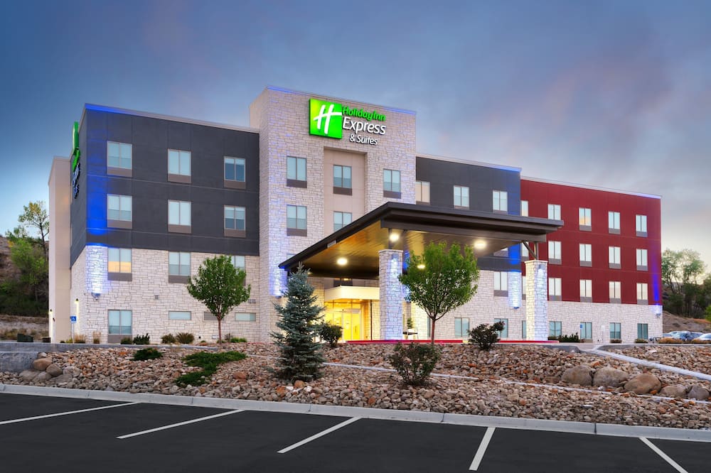 Holiday Inn Express & Suites Price by IHG
