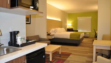 Phòng Suite, 1 giường cỡ king | Bàn, bàn ủi/dụng cụ ủi quần áo, giường gấp/giường phụ (miễn phí)