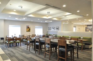 Free buffet breakfast on weekdays  - Holiday Inn Express & Suites Price by IHG (Price)