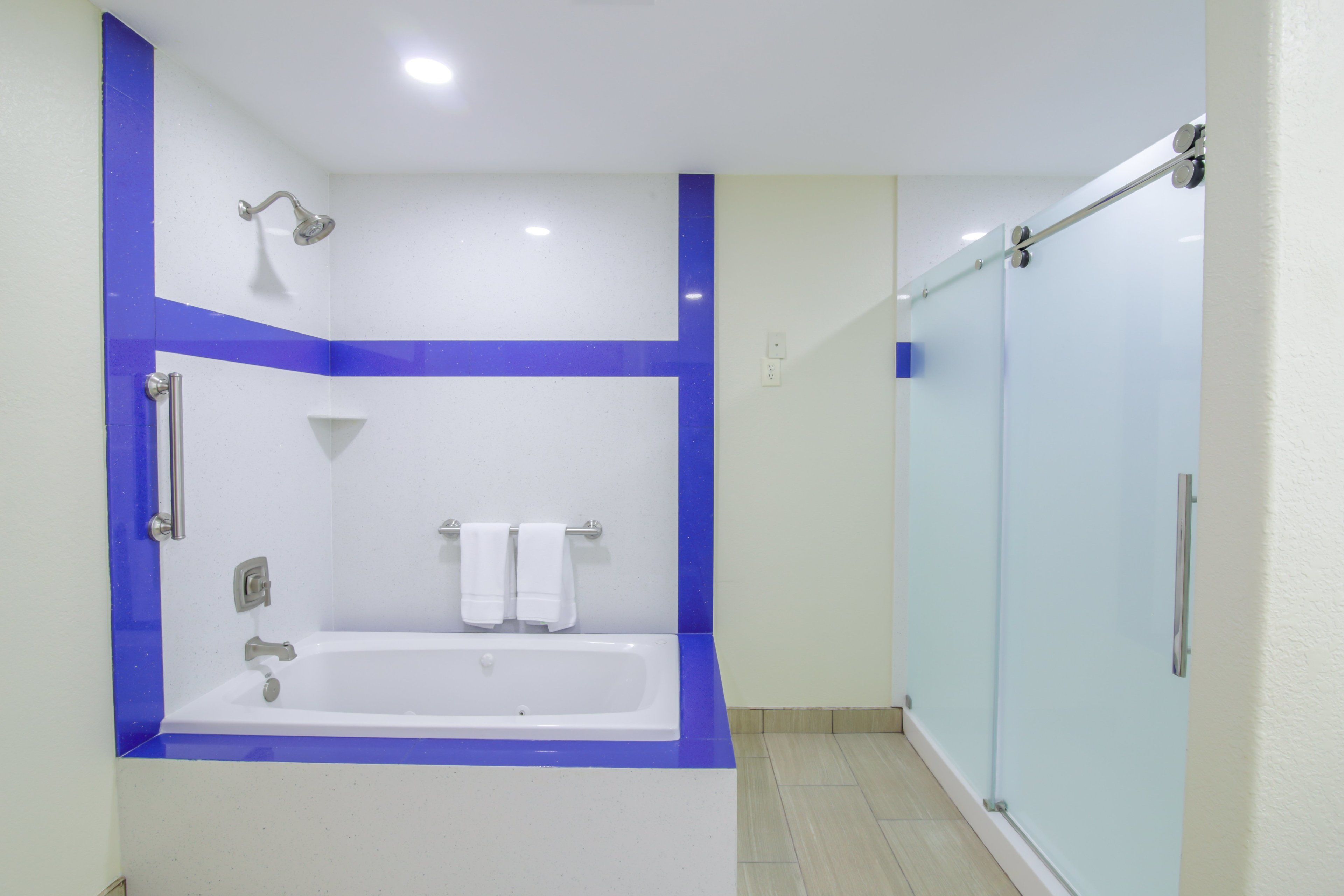 suite, 1 bedroom | 1 bedroom, in-room safe, desk, iron/ironing board