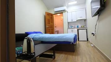 ๊ฐ๊ฐ ๋ค๋ฅธ ์คํ์ผ์ ์ธํ
๋ฆฌ์ด, ์ฑ
์, ๋ฌด๋ฃ WiFi