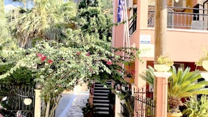 Front of property - Almyra Apartments & Studios (Corfu)