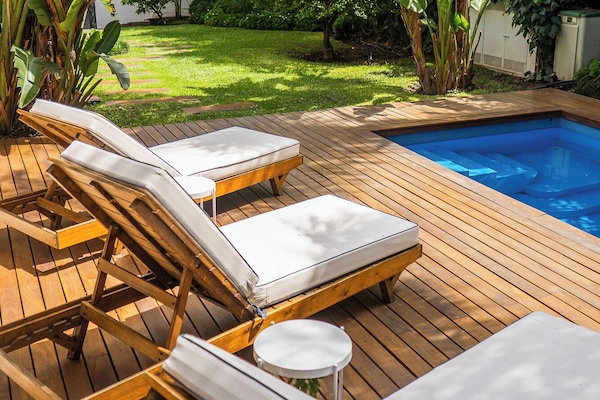 Kolam renang terbuka