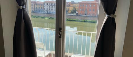 Dubbelrum - delat badrum (Balcony) | DuntÀcken, skrivbord, gratis wi-fi och sÀngklÀder