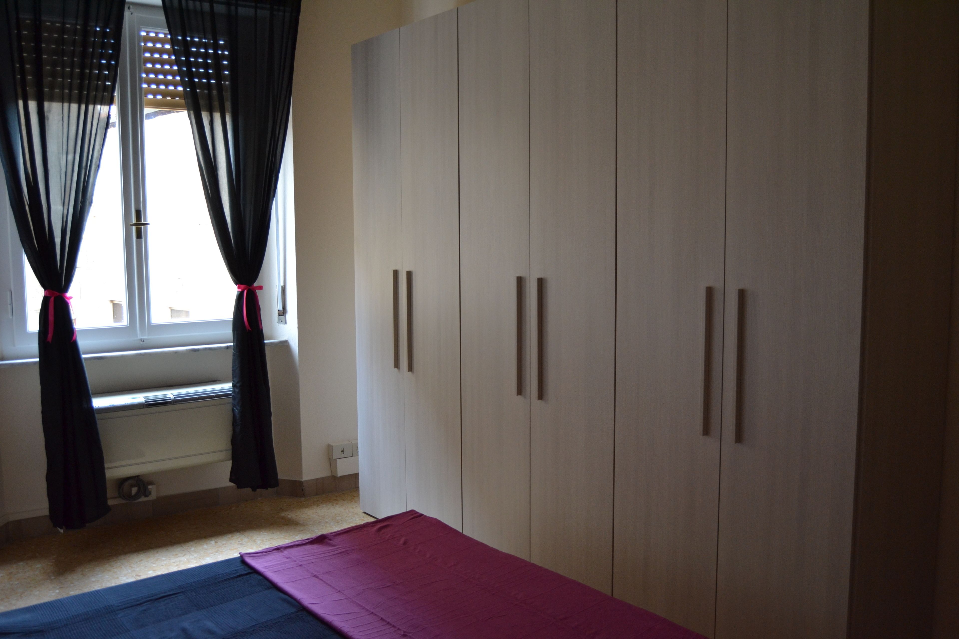 Down duvets, desk, free WiFi, bed sheets