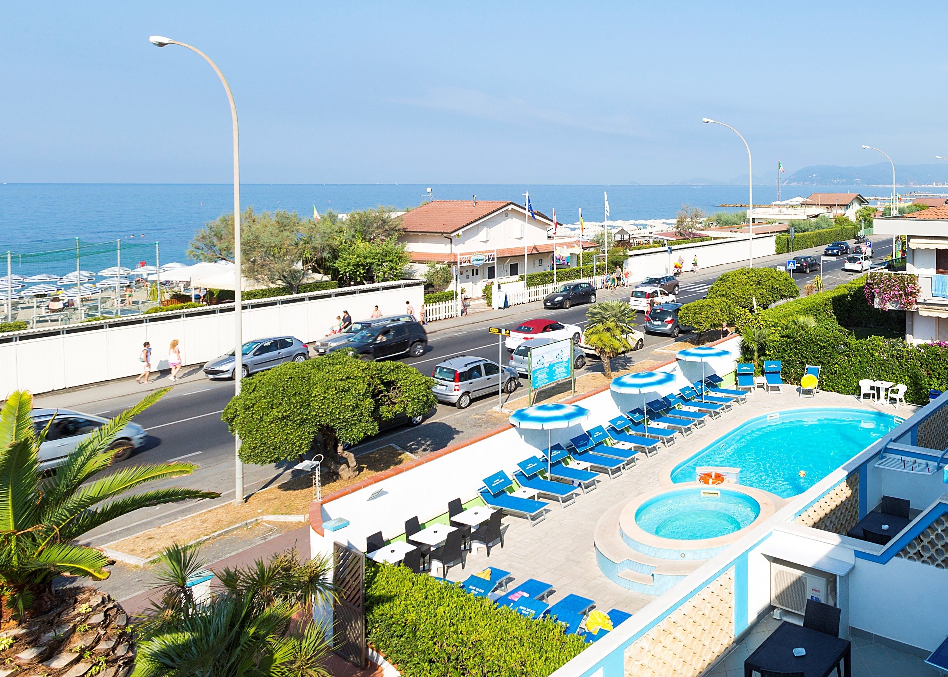 季節限定屋外プール