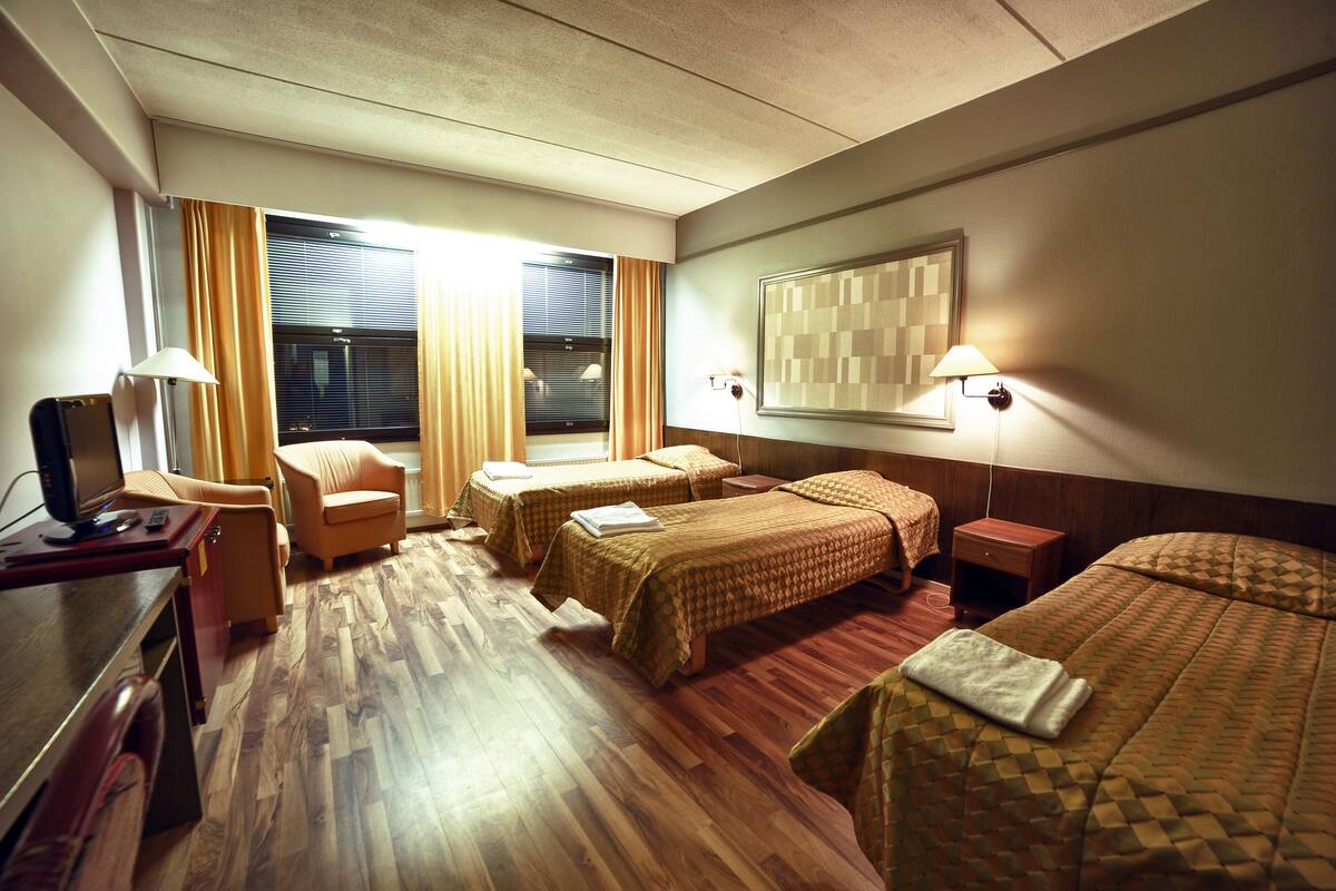 Family Room, Multiple Beds | Minibar, desk, free WiFi