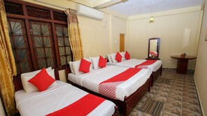 Room | 1 bedroom, minibar, in-room safe, desk - OYO 433 Paradise Resort (Kandy)