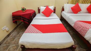 Deluxe Triple Room | 1 bedroom, minibar, in-room safe, desk