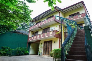 Exterior - OYO 433 Paradise Resort (Kandy)