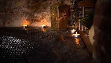 Couples treatment room(s), sauna, hot tub, Turkish bath/hammam