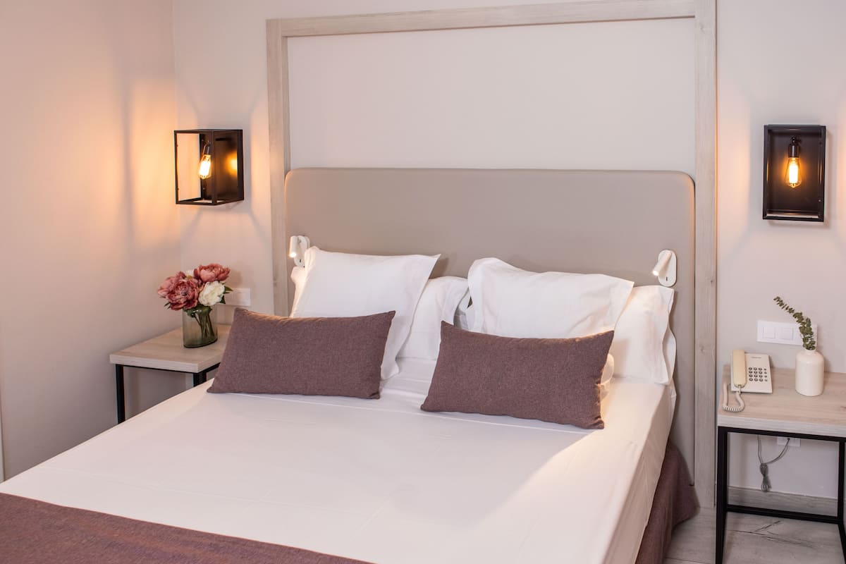 Habitación doble superior (2 pax) | 房內夾萬、書桌、免費 Wi-Fi、床單
