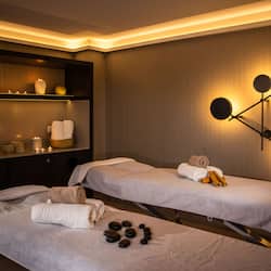 Sale per trattamenti di coppia, sauna, vasca idromassaggio