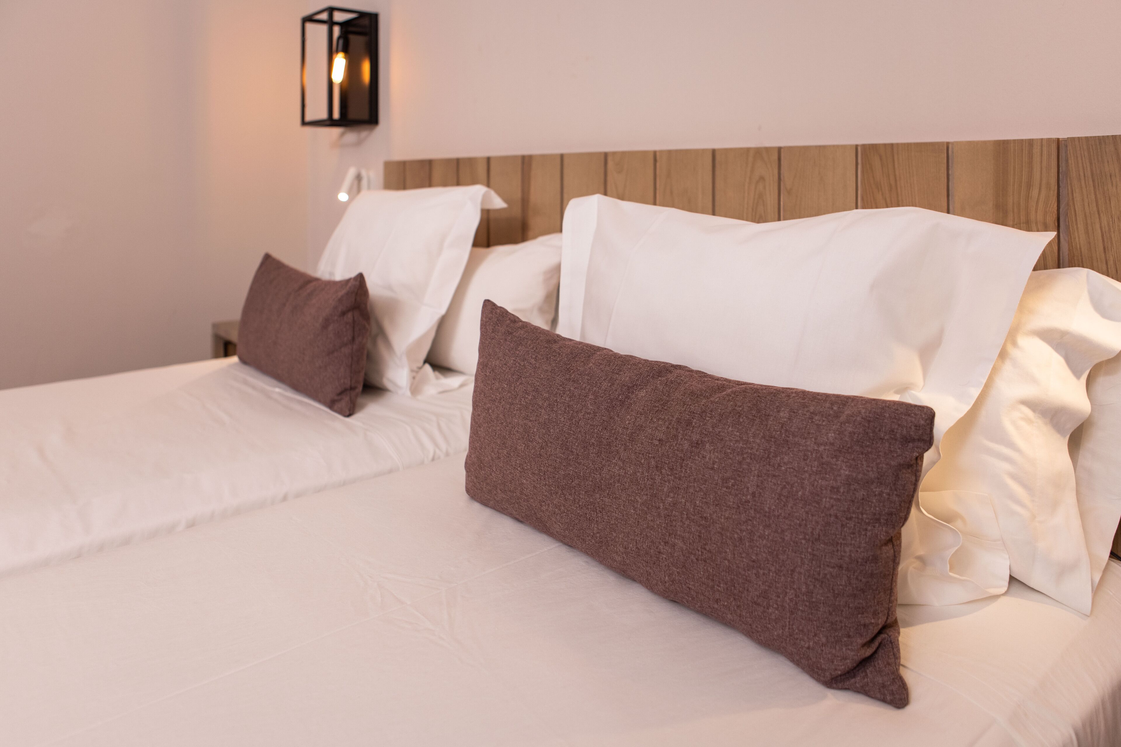 1 bedroom, in-room safe, desk, free wifi