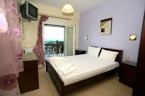 Double Room, Garden View | Soundproofing, free WiFi, bed sheets - Studio Ristas 2 (Parga)