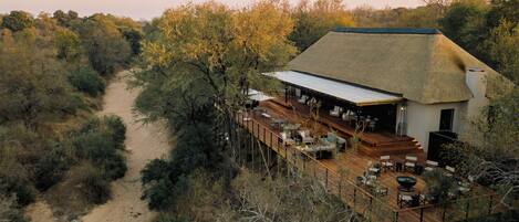 Breakfast, lunch and dinner served