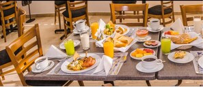 Breakfast buffet - Hotel Zenith (Tehuacán)