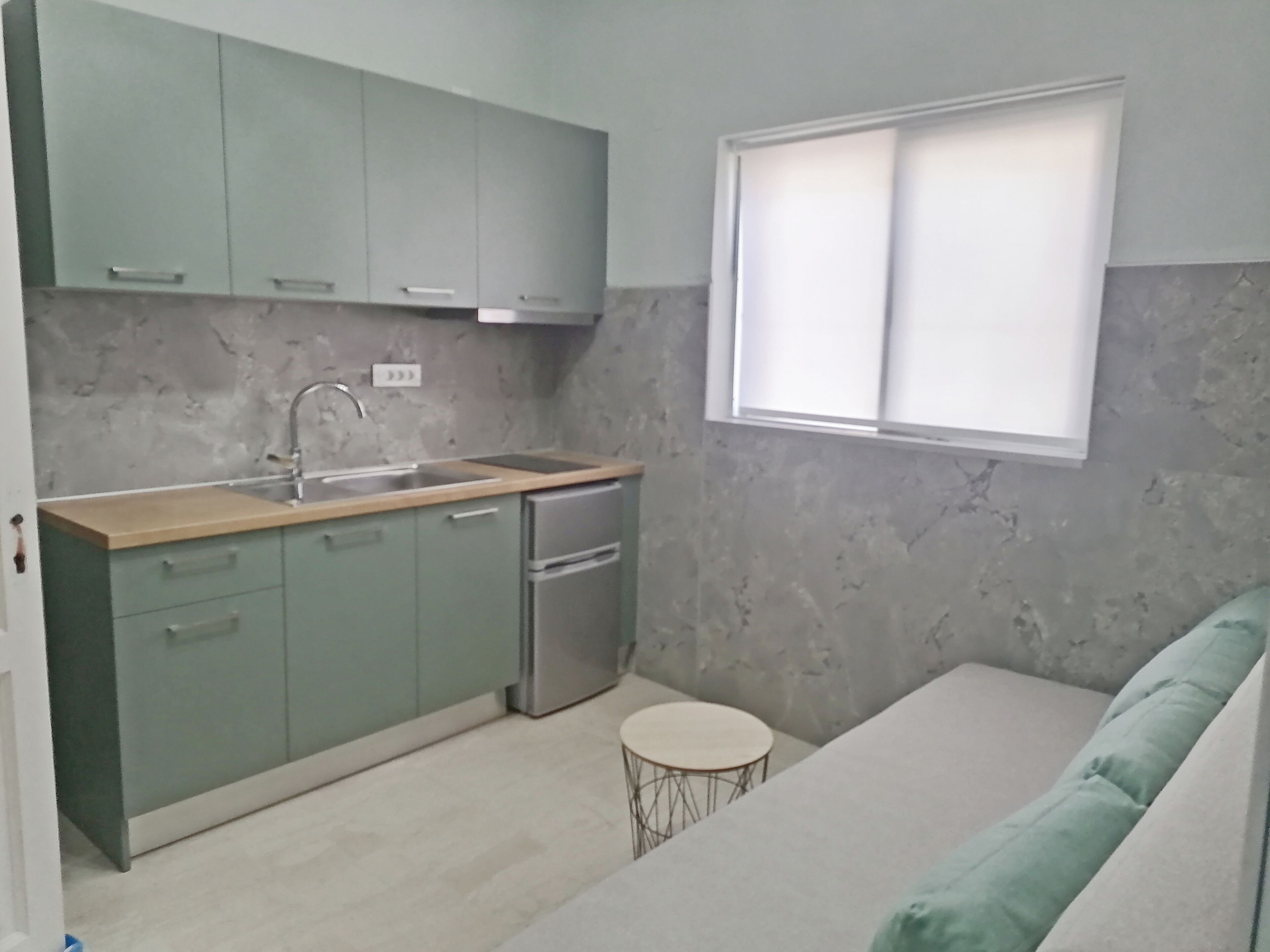 Studio (Triple) | Private kitchen | Stovetop, electric kettle, cookware/dishes/utensils