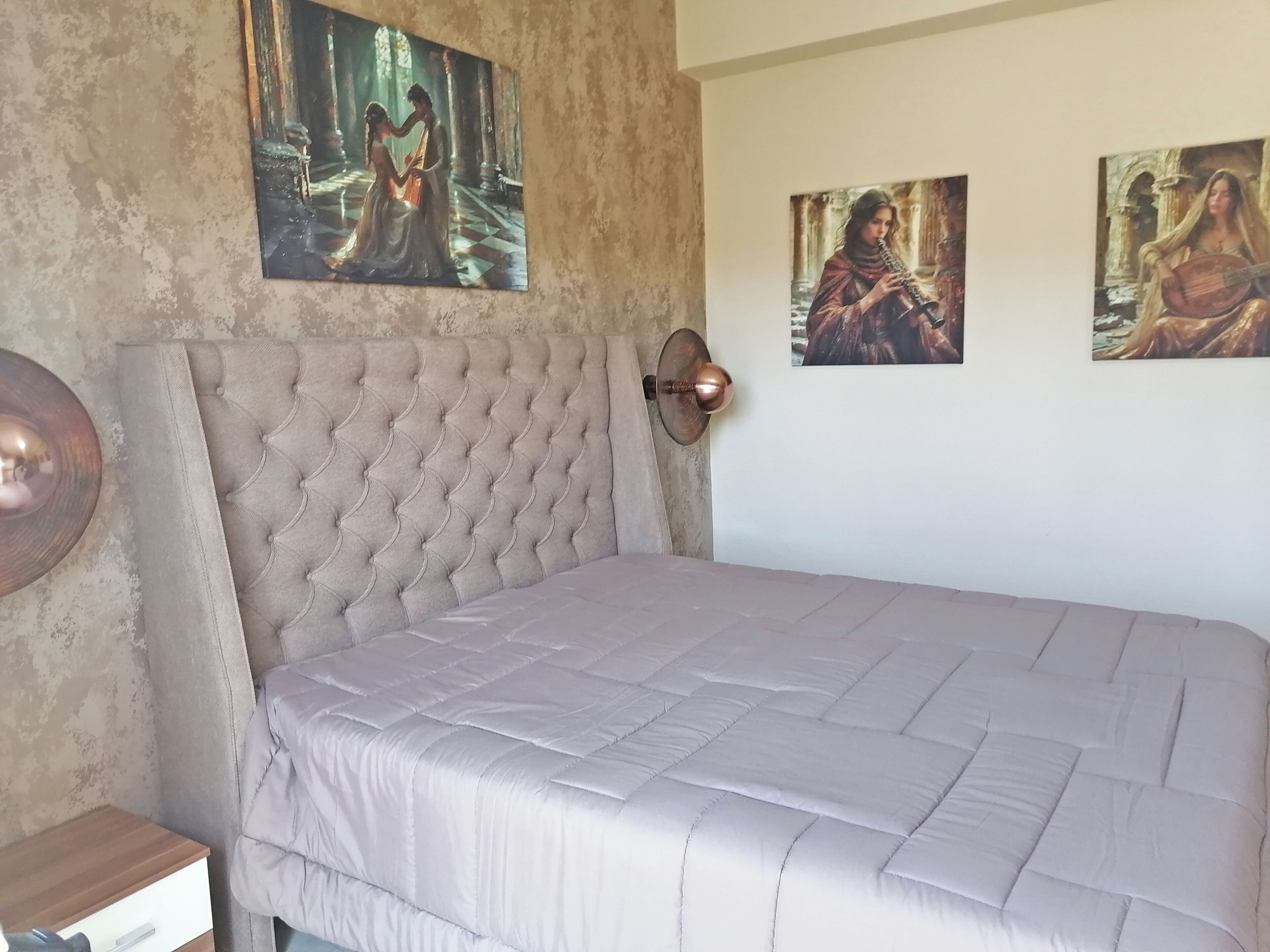 Studio | Premium bedding, desk, soundproofing, free WiFi