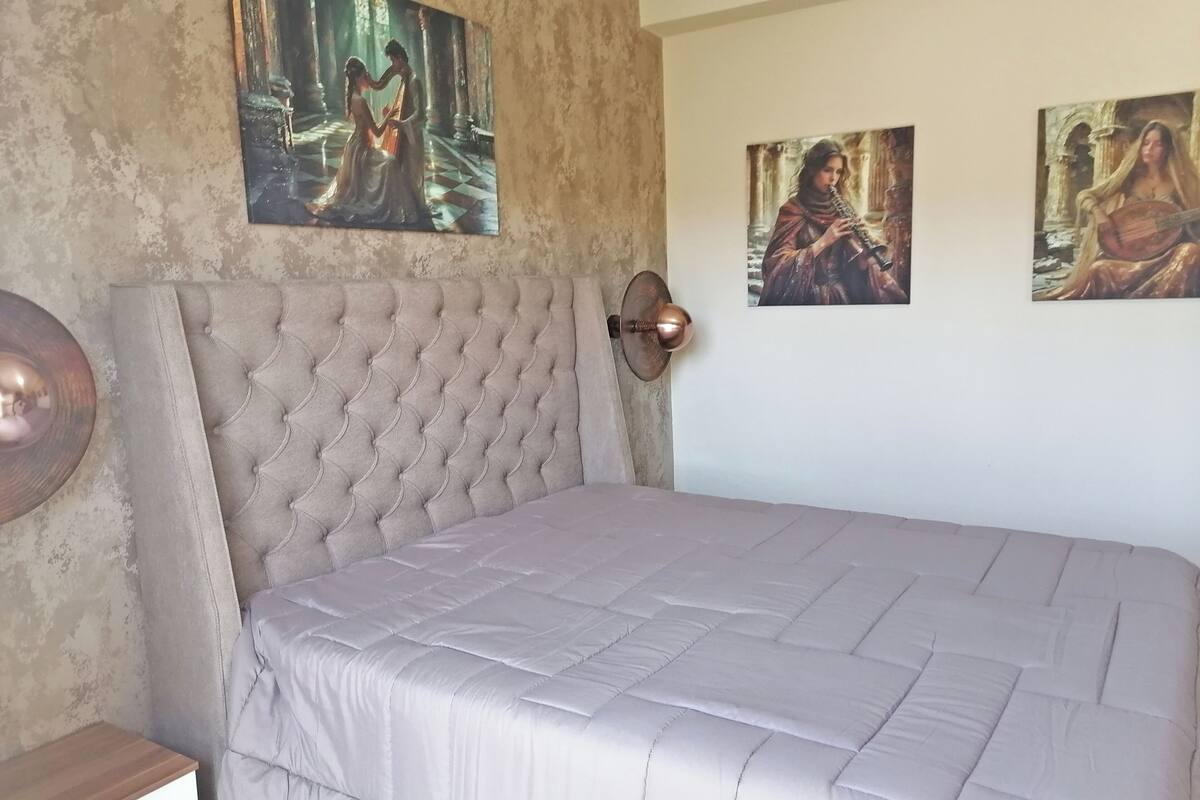 Studio | Seprai premium, meja kerja, kedap suara, dan Wi-Fi gratis