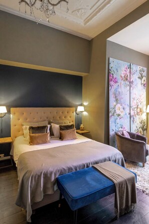 Deluxe Double Room, Bathtub (Suite or Balcony) | Premium bedding, down comforters, individually decorated