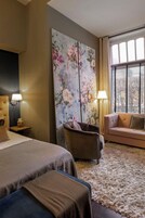 Habitación Deluxe doble, bañera (Suite or Balcony) | Ropa de cama de alta calidad, edredones de plumas, decoración individual