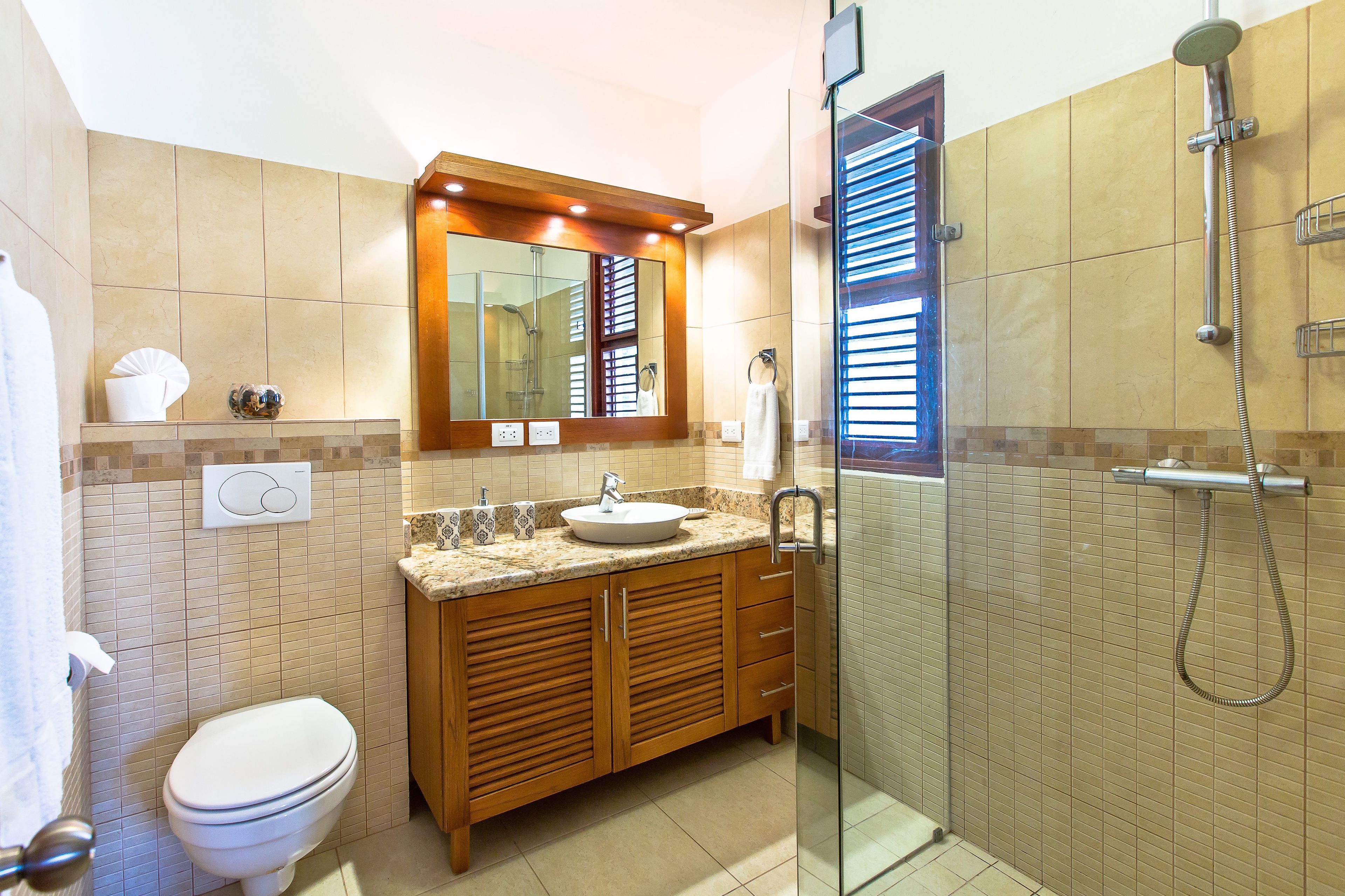 premium apartment, sea view | bathroom | towels