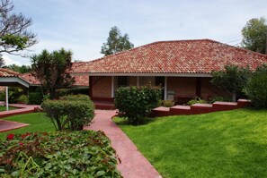 Property grounds - Hotel Chapala Country (Chapala)