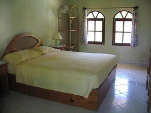 Standard Room, 1 Double Bed | In-room safe, free WiFi