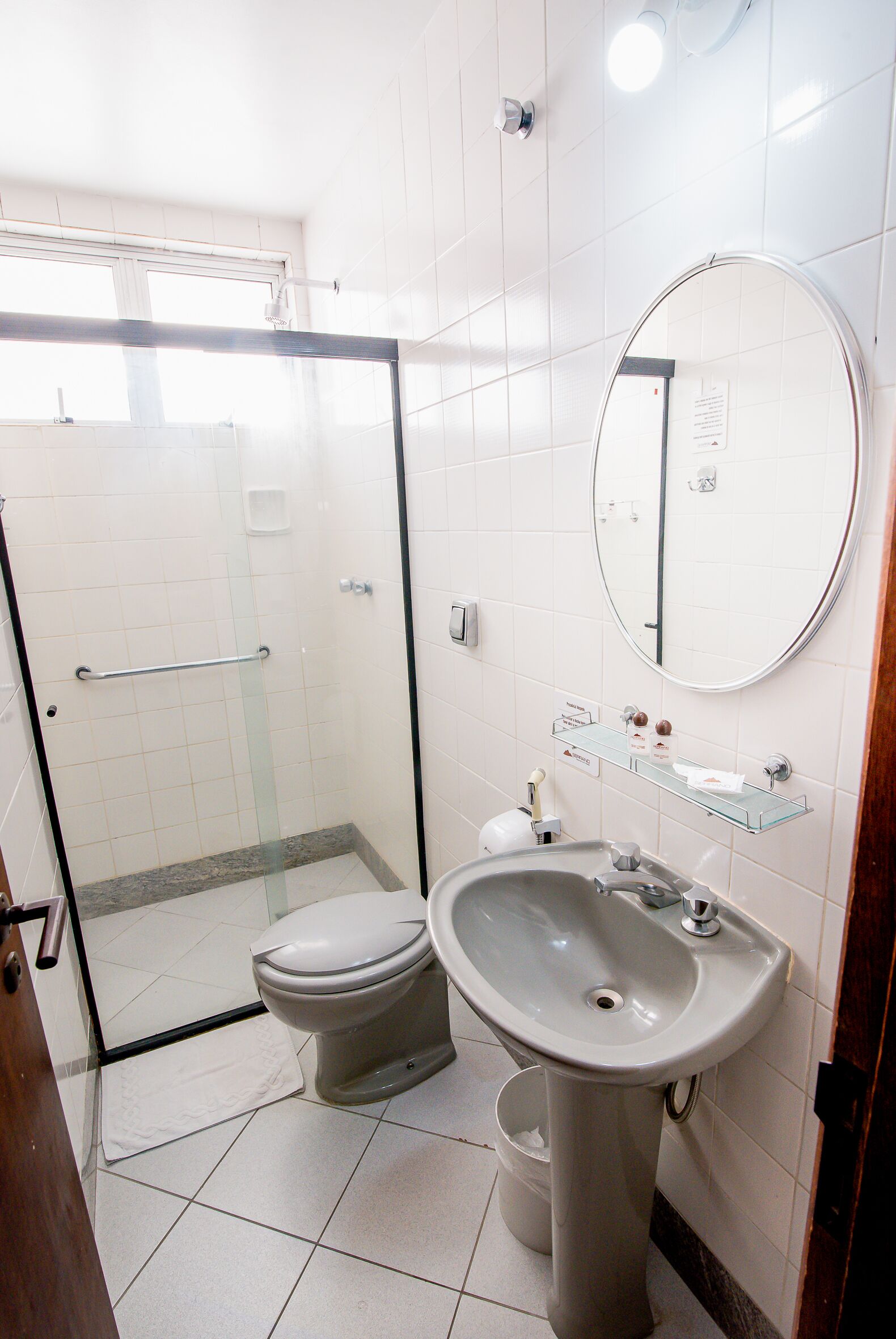 triple room | bathroom | shower, towels