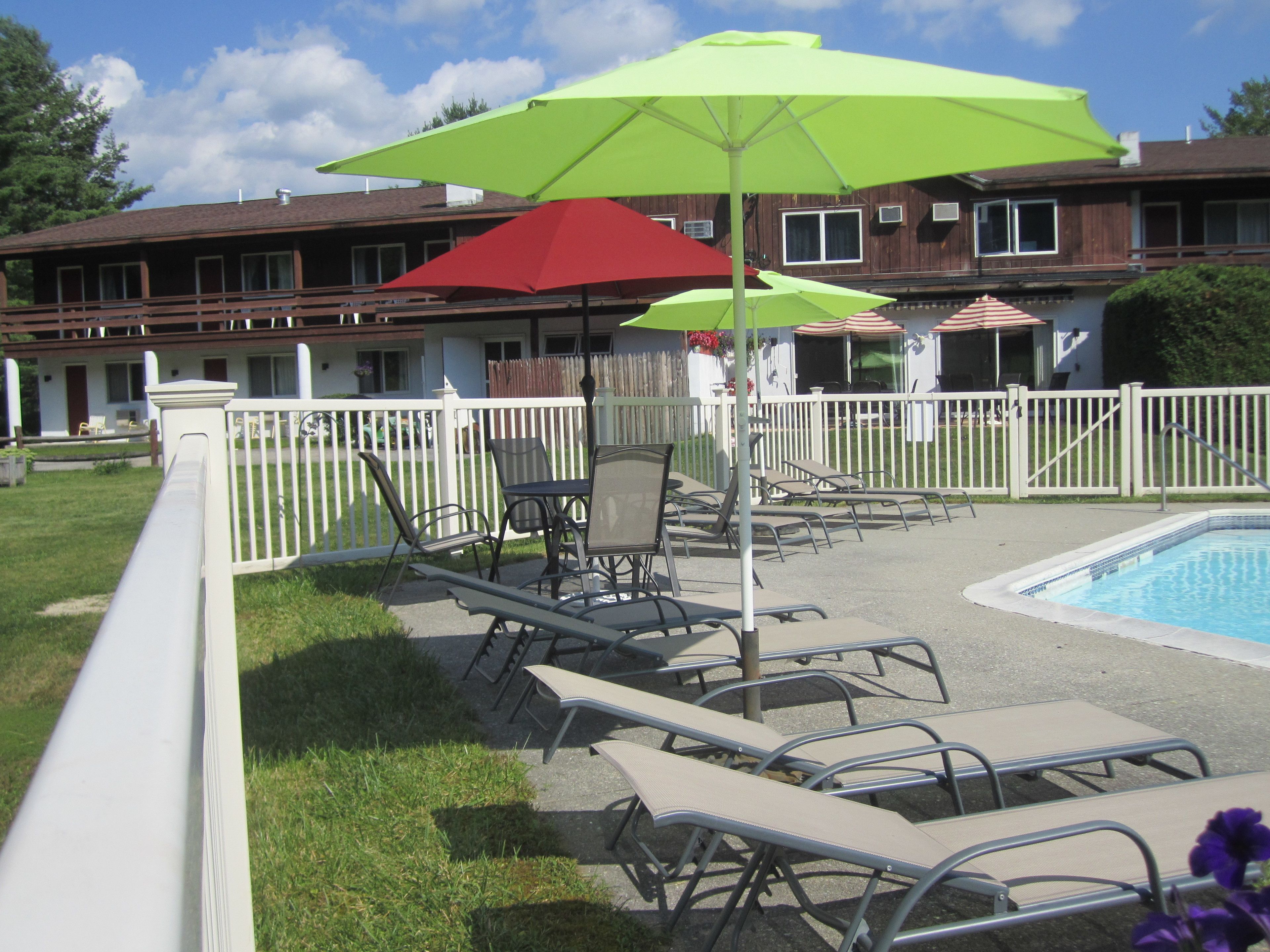 Sesongbasert utendørsbasseng