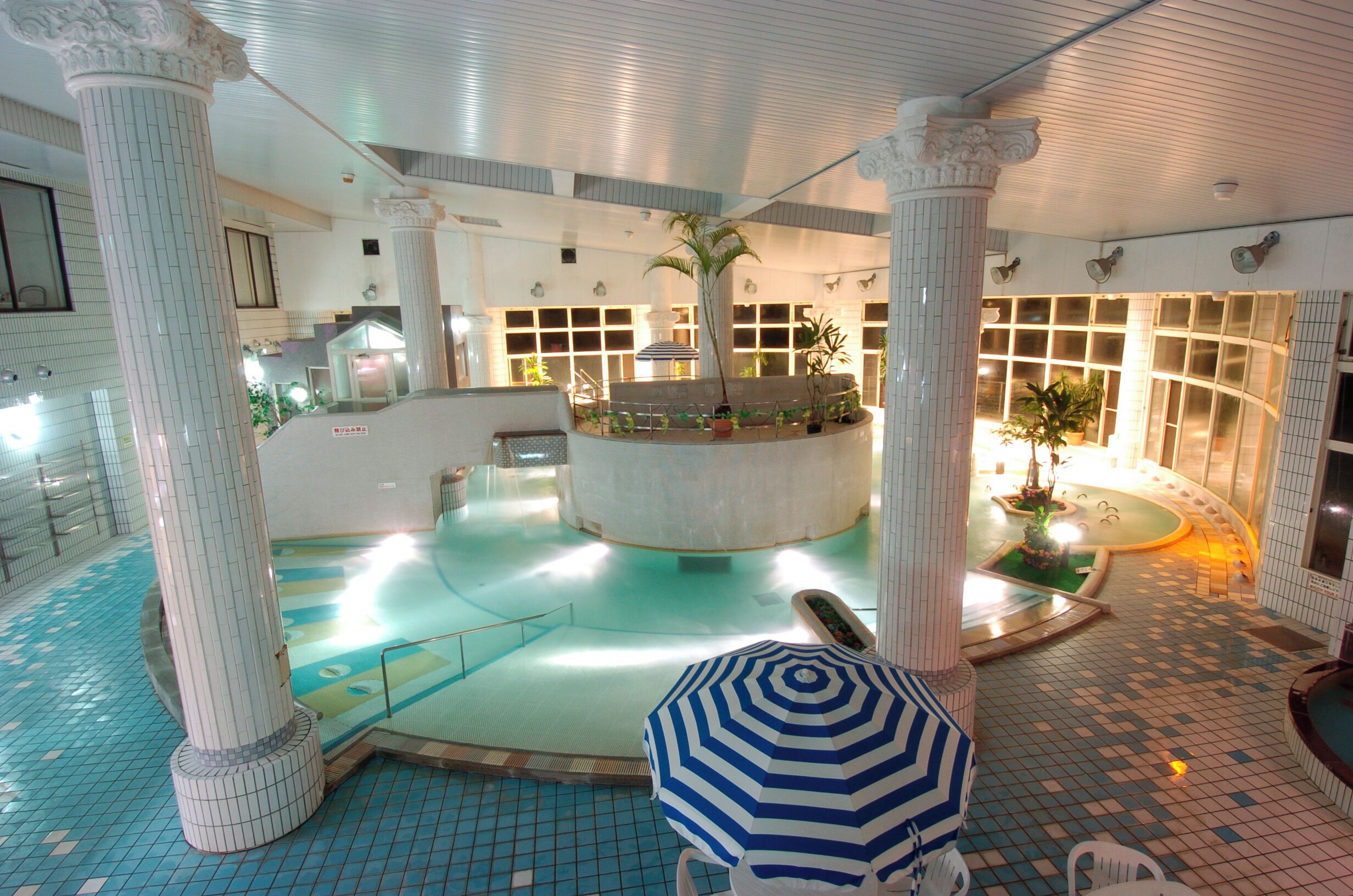 Una piscina techada
