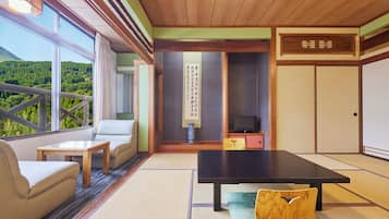 Main Building Japanese B (With private bathroom) (Non-Smoking)