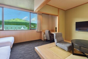 Rom – deluxe, ikke-røyk, privat bad (North Wing, Japanese-Western style) | Safe på rommet, wi-fi (inkludert) og sengetøy