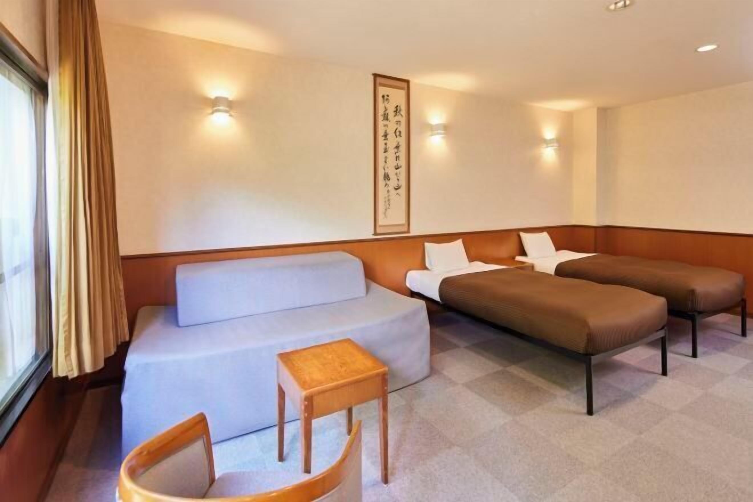 In-room safe, free WiFi, bed sheets