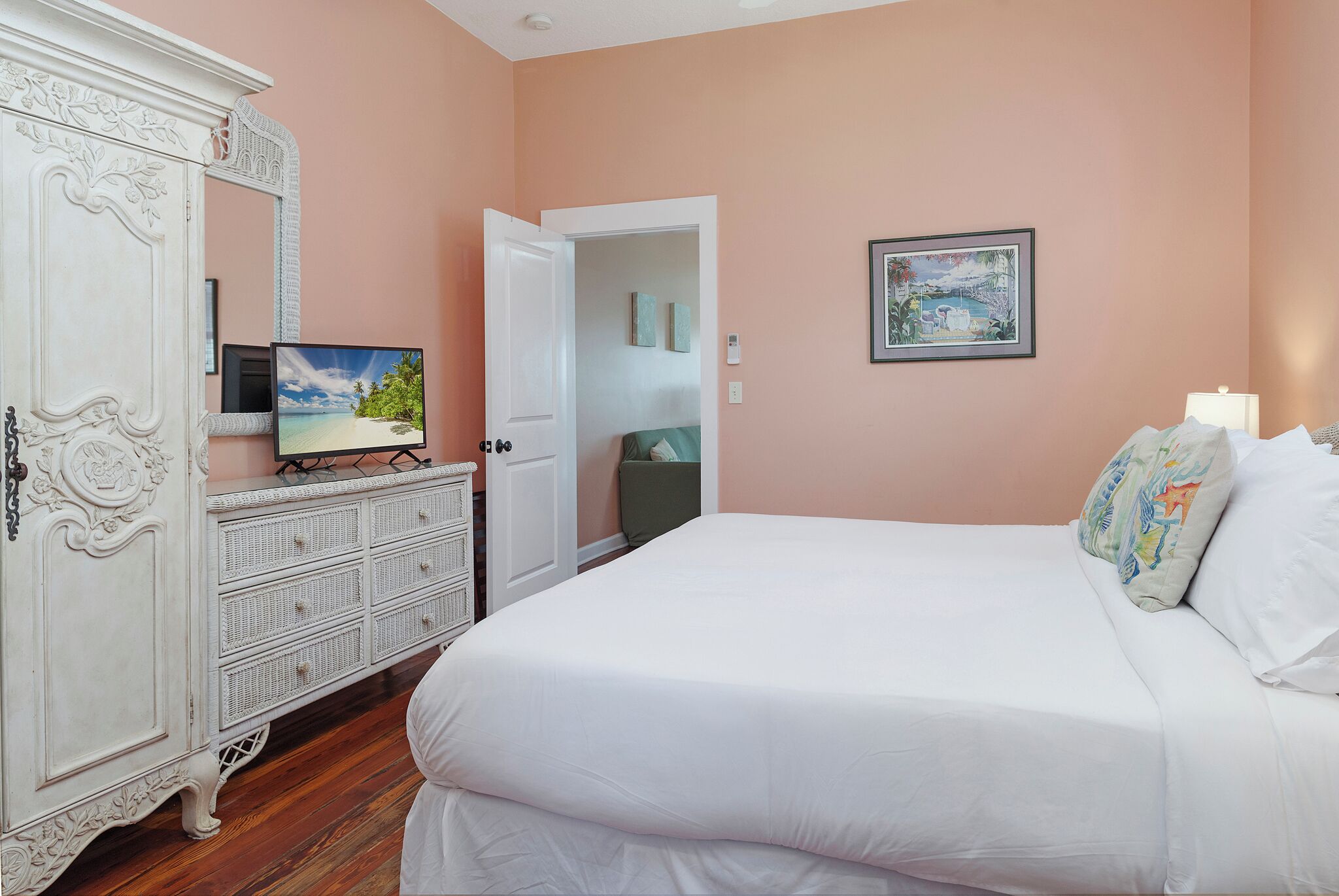 unit #2 room, 1 bedroom, kitchen | egyptian cotton sheets, premium bedding, memory-foam beds