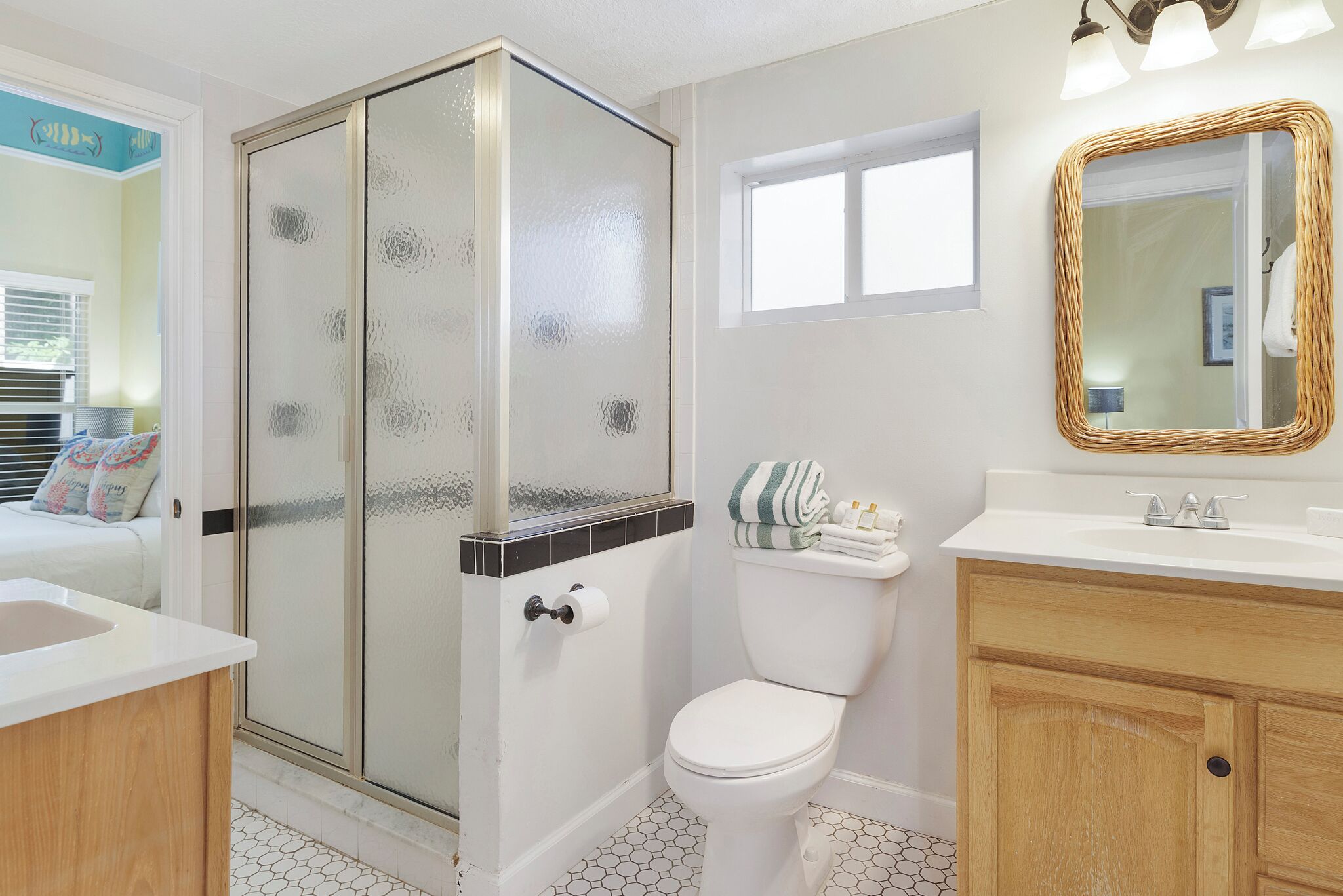 unit #1 room, 3 bedrooms, kitchen | bathroom | deep-soaking bathtub, free toiletries, hair dryer, towels