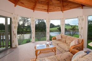 Leilighet, 1 soverom | Oppholdsområde | Flatskjerm-TV