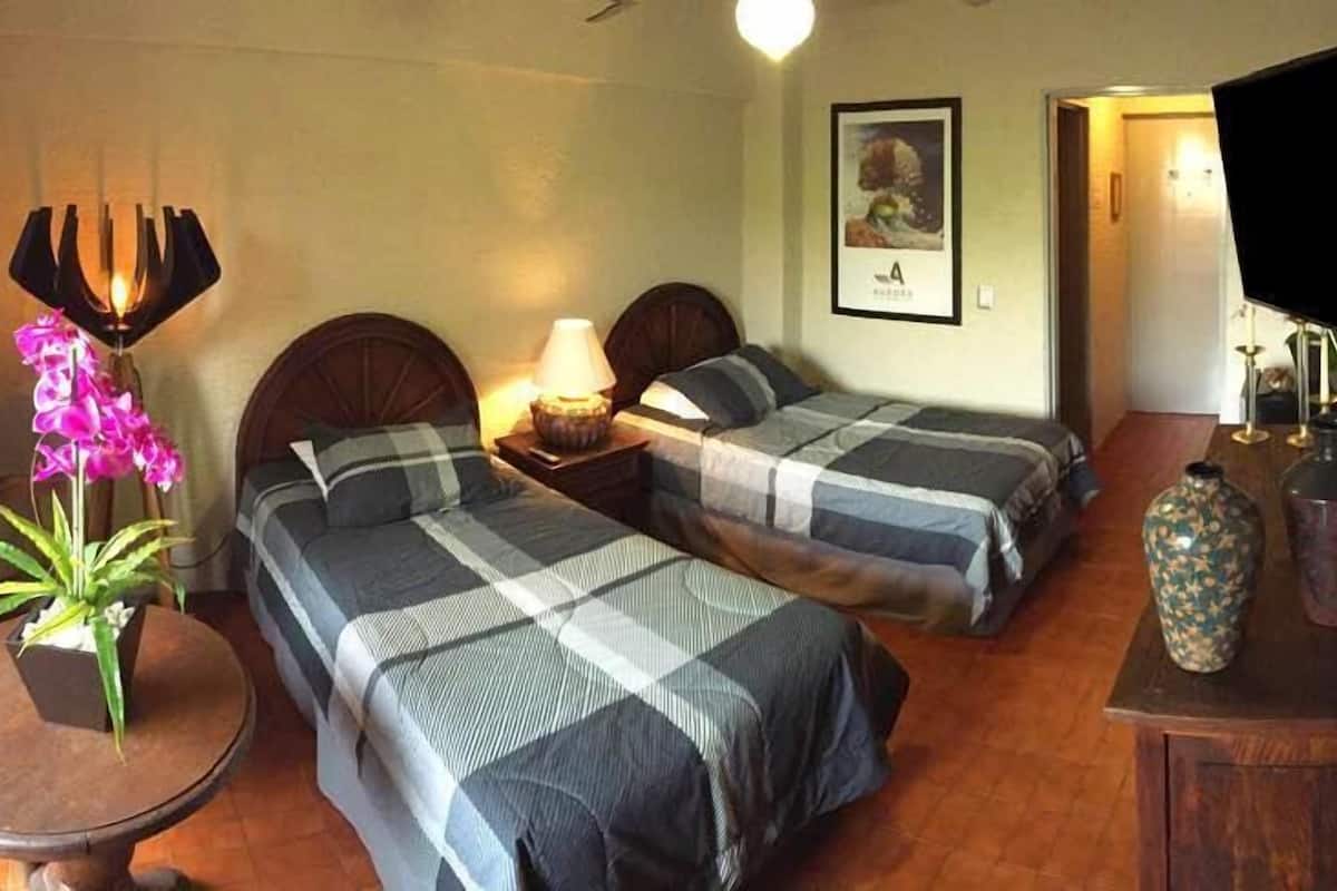 Down duvets, in-room safe, blackout curtains, soundproofing