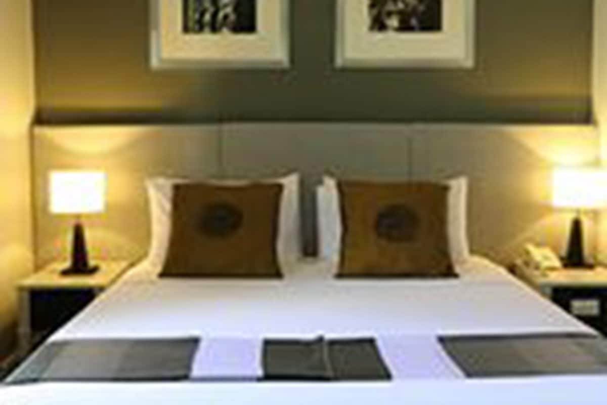 Deluxe Room (Single)