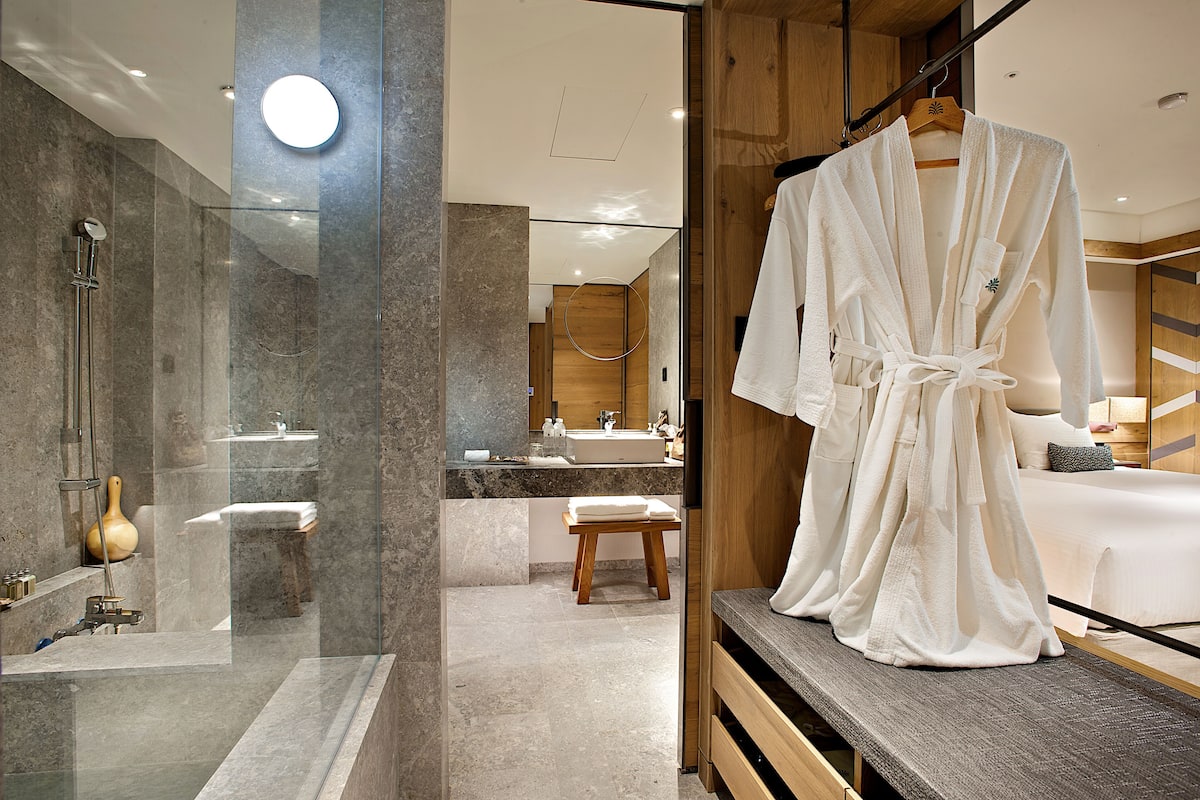 superior suite | 1 bedroom, free minibar, in-room safe, desk