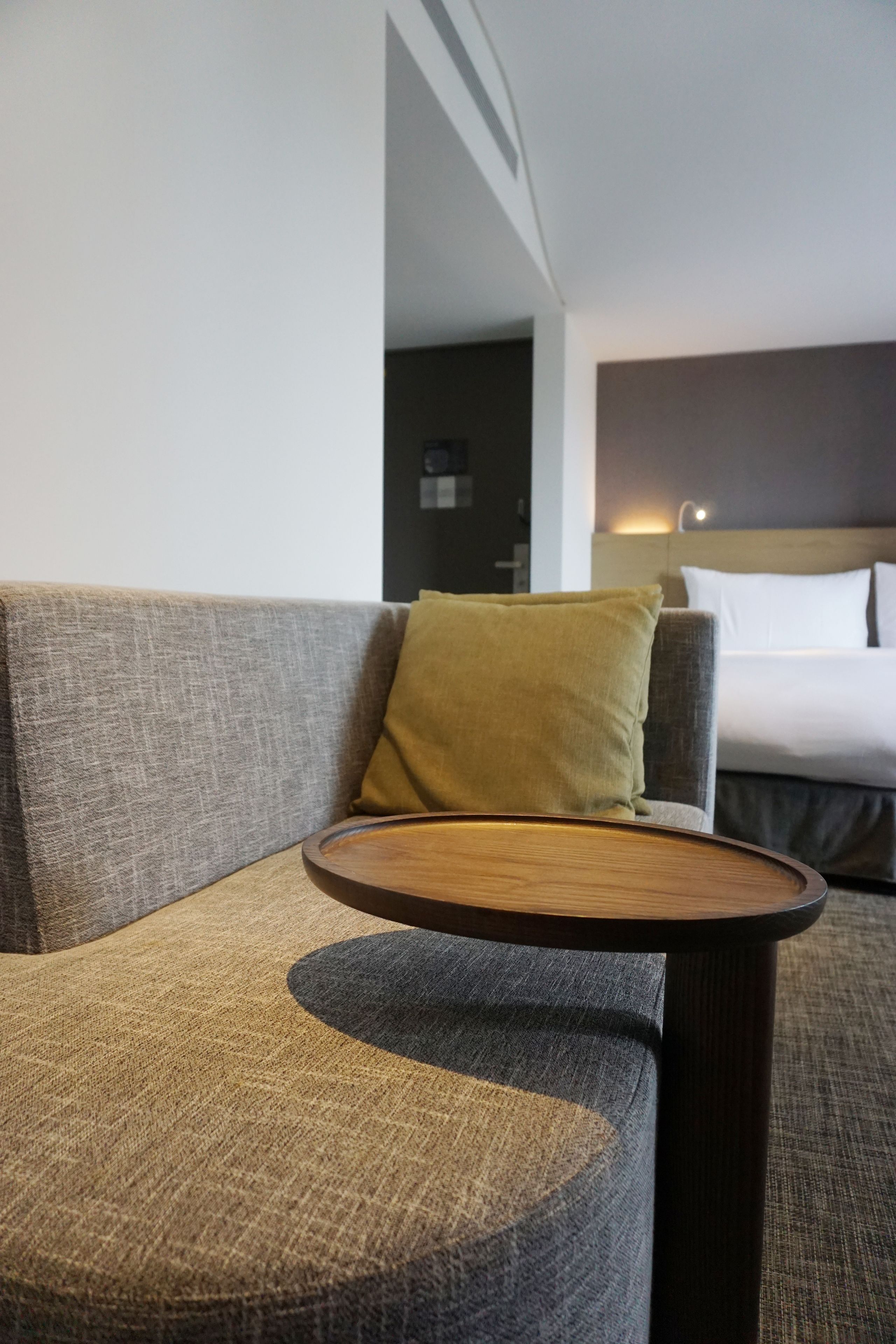 deluxe room | 1 bedroom, down duvets, in-room safe, desk