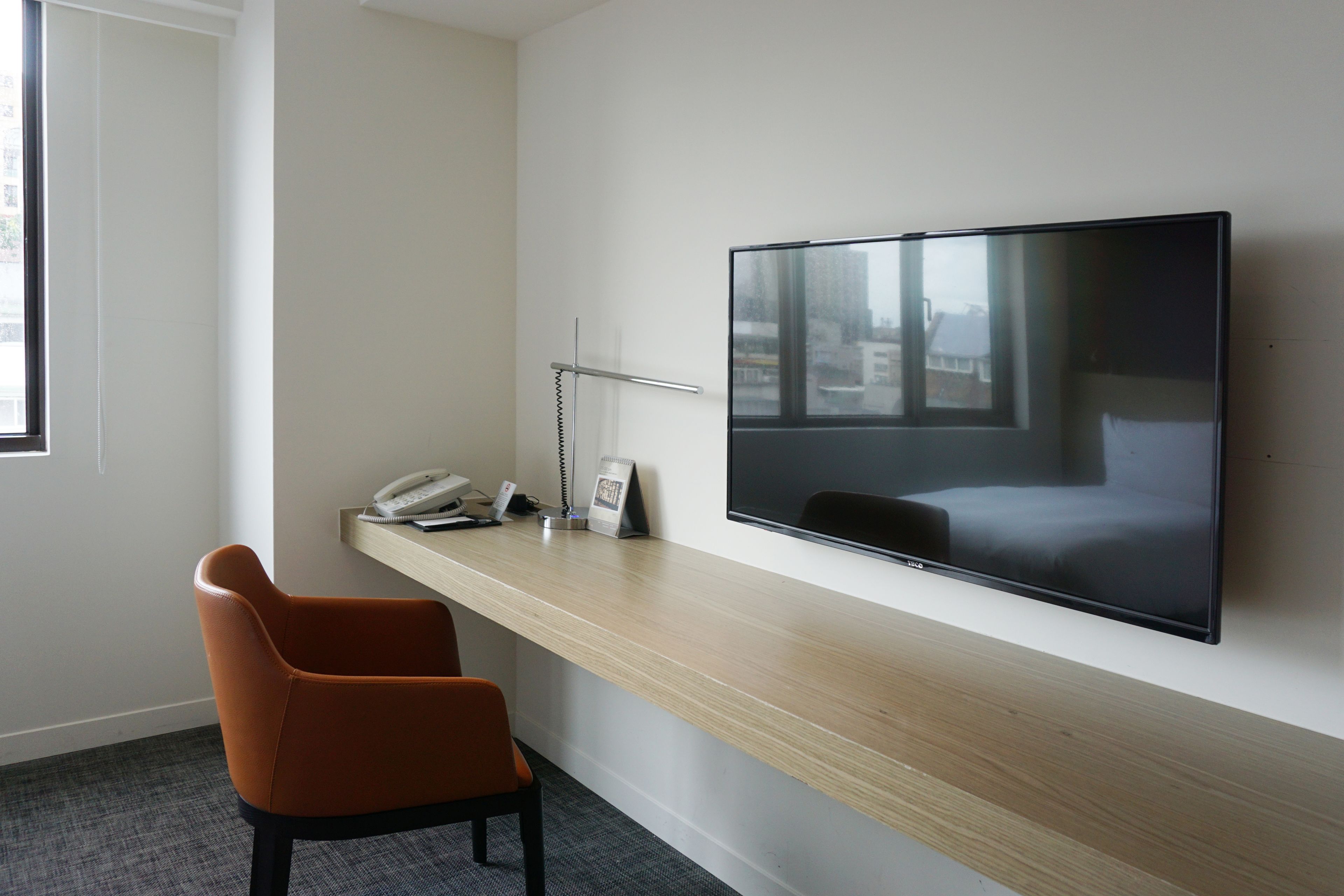 deluxe twin room | 1 bedroom, down duvets, in-room safe, desk