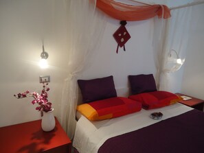 Kamar Double, gedung tambahan | Seprai premium, selimut bulu angsa, meja kerja, dan tirai kedap cahaya
