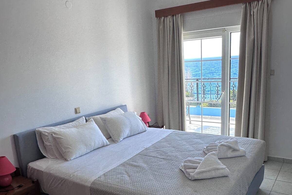 Soundproofing, cribs (free), WiFi (free), bed sheets