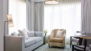 Svit Grand - 1 kingsize-säng | Sängtillbehör av högsta kvalitet och gratis produkter i minibar