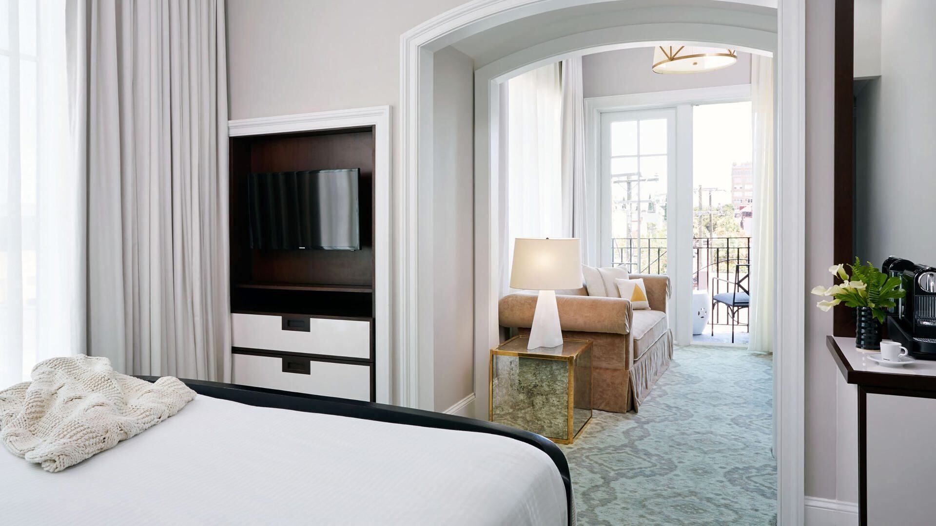 Premium bedding, free minibar, in-room safe, laptop workspace