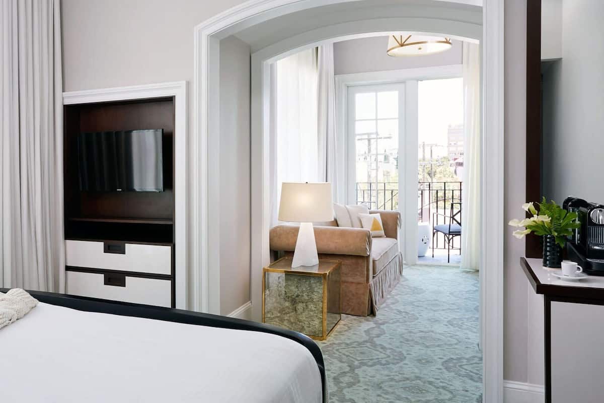 Premium bedding, free minibar, in-room safe, laptop workspace