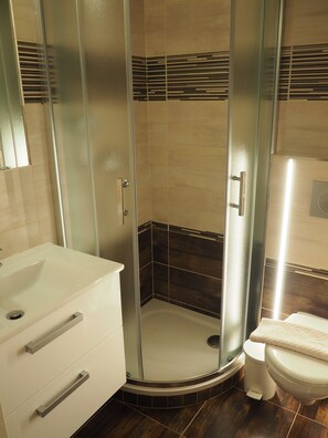 Double Room | Bathroom | Free toiletries, hair dryer, towels - Pension Borůvka (Spindleruv Mlyn)